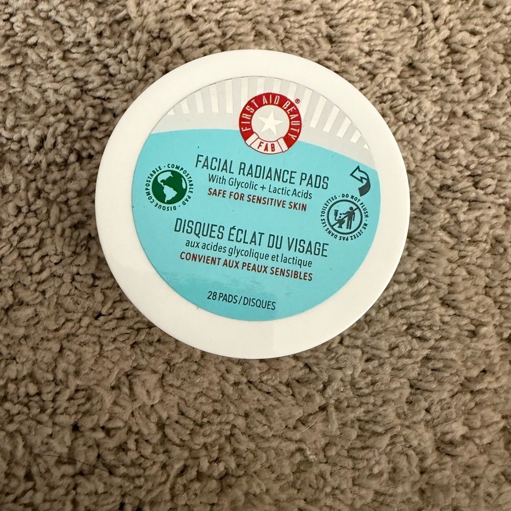 First Aid Beauty Facial Radiance Pads - 28 pads